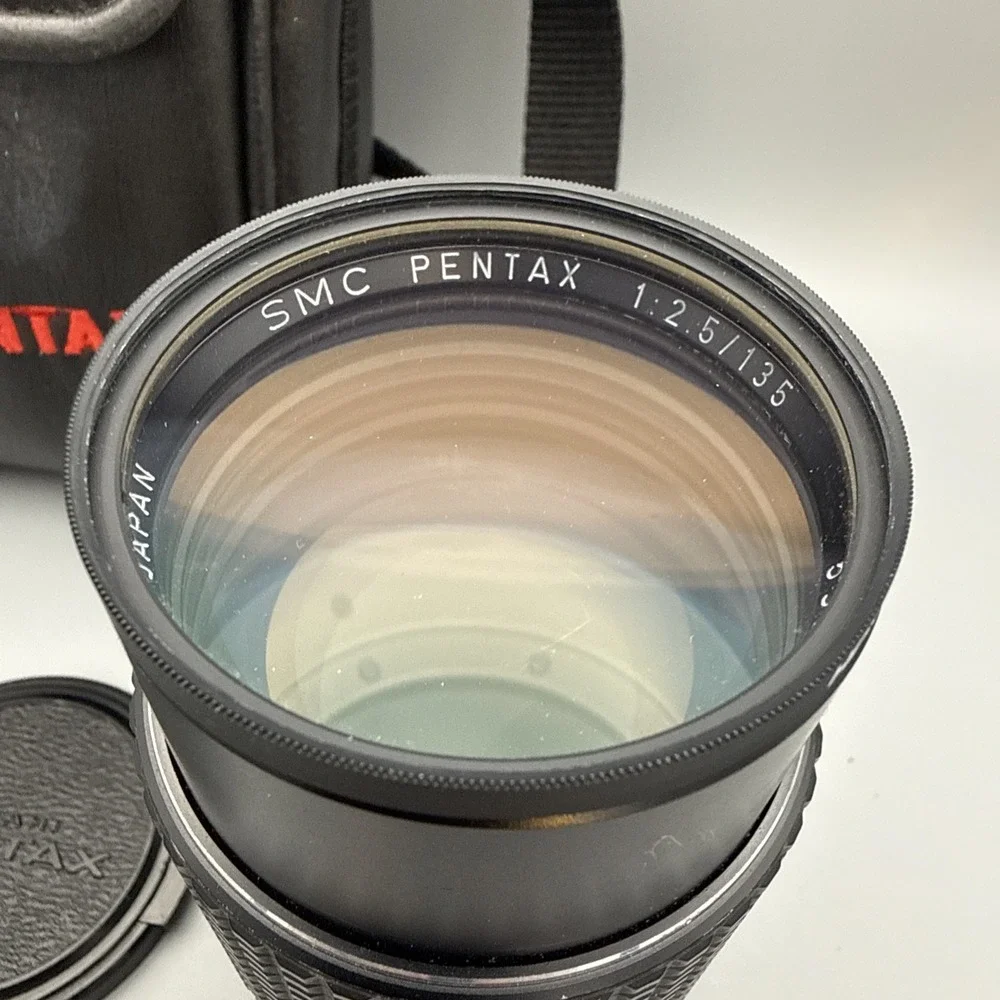 Pentax SMC 135mm  Telephoto Camera Lens W/Caps ,58mm Asahi & Pentax Travel Case